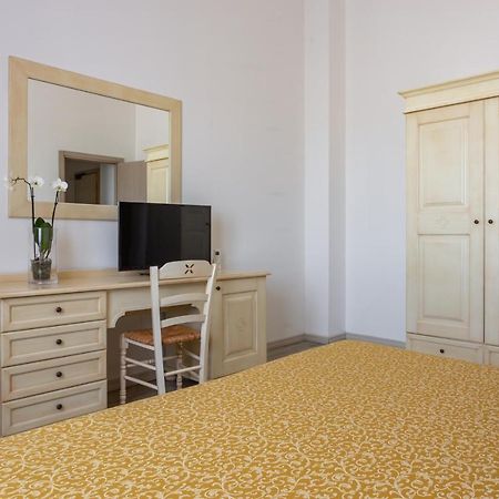 Rodia Inn โอริสตาโน ภายนอก รูปภาพ