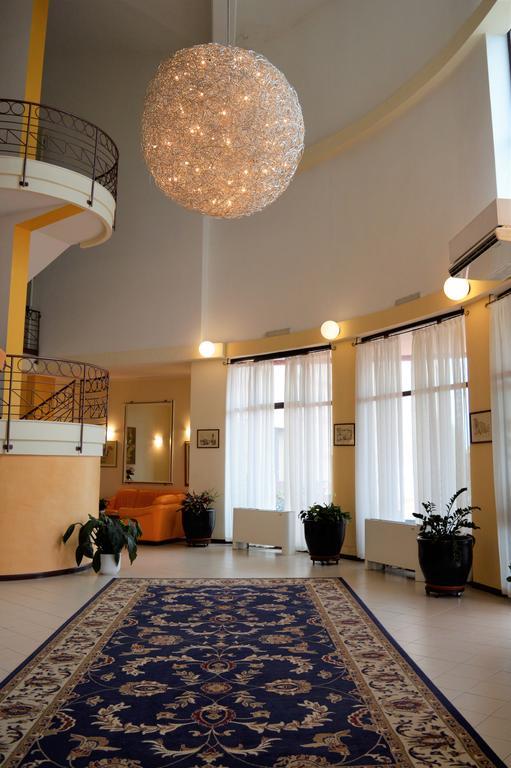 Rodia Inn โอริสตาโน ภายนอก รูปภาพ