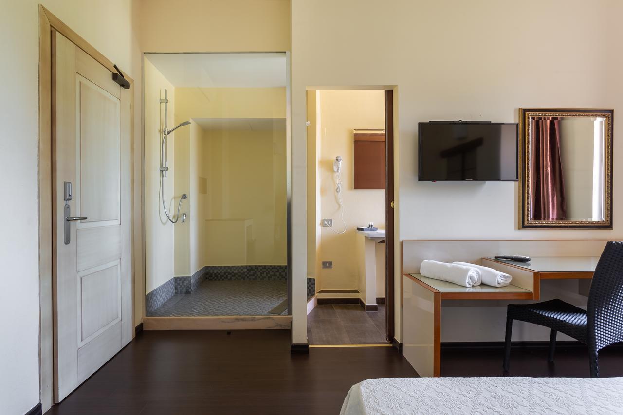 Rodia Inn โอริสตาโน ภายนอก รูปภาพ