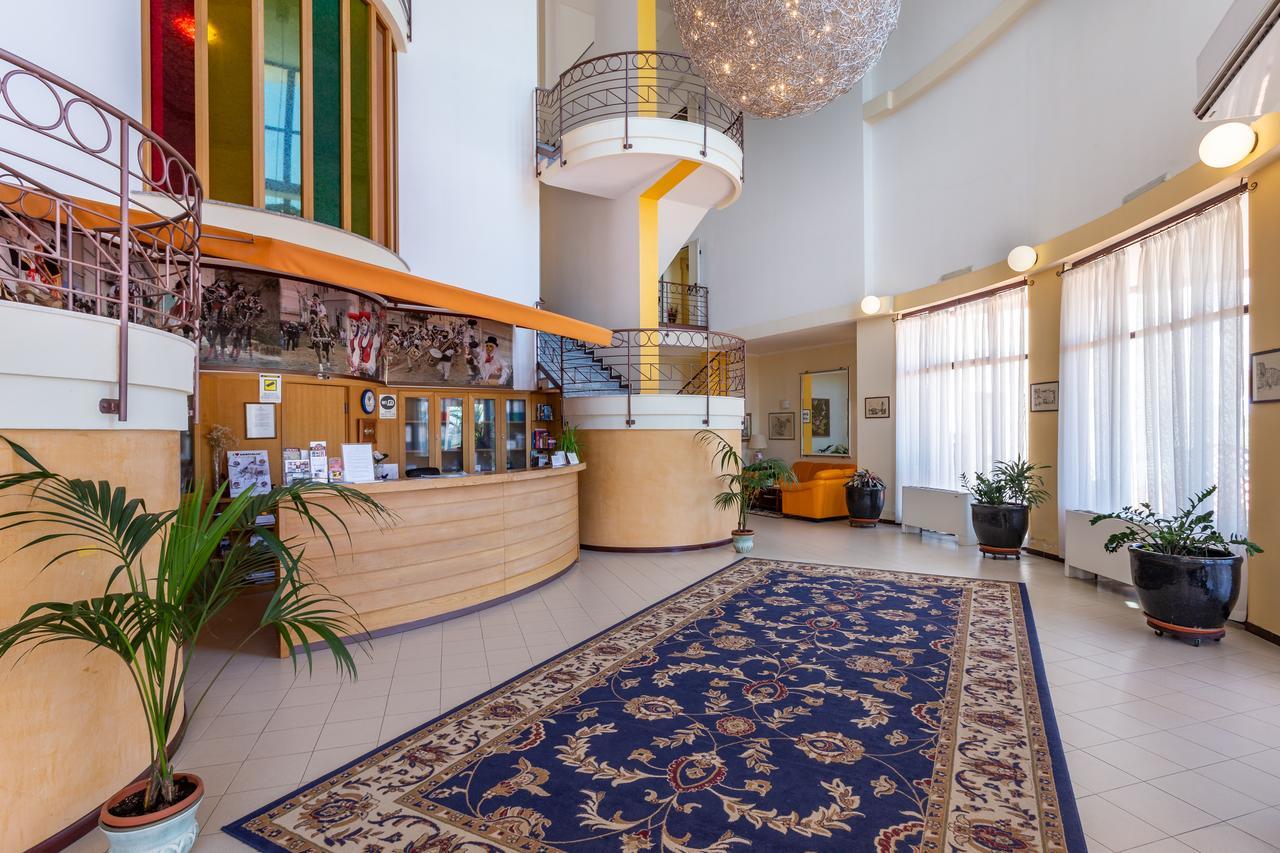 Rodia Inn โอริสตาโน ภายนอก รูปภาพ